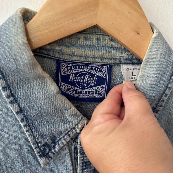 Hard Rock Cafe Denim Shirt Mens Large Blue Button Front Collared Embroidered VTG - Picture 4 of 6